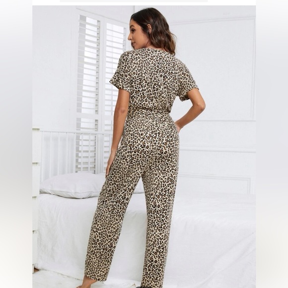 Leopard print dolman sleeve belted jumpsuit - Picture 2 of 6
